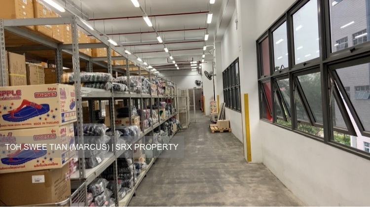 Tampines Bldg near Safra (D18), Warehouse #606293931